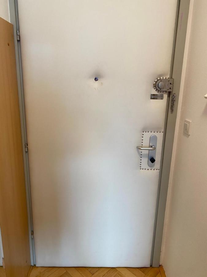 Self Check-in Studio With Wi-fi And Parking Place Apartament Zagrzeb